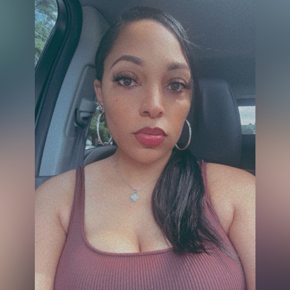 Meet your Posher, Jessica - Picture 3 of 9